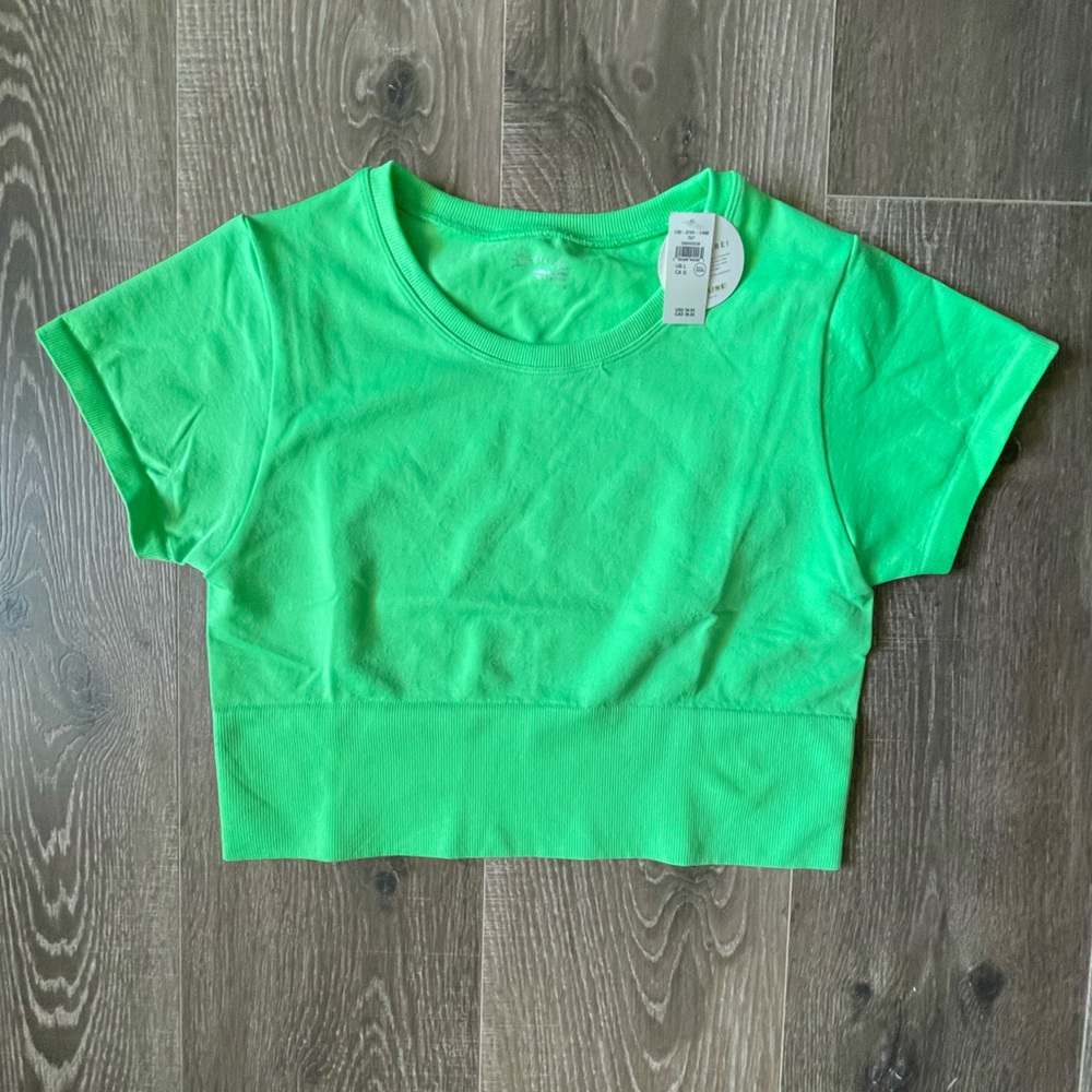 BMWT Offline by aerie lime green seamless top